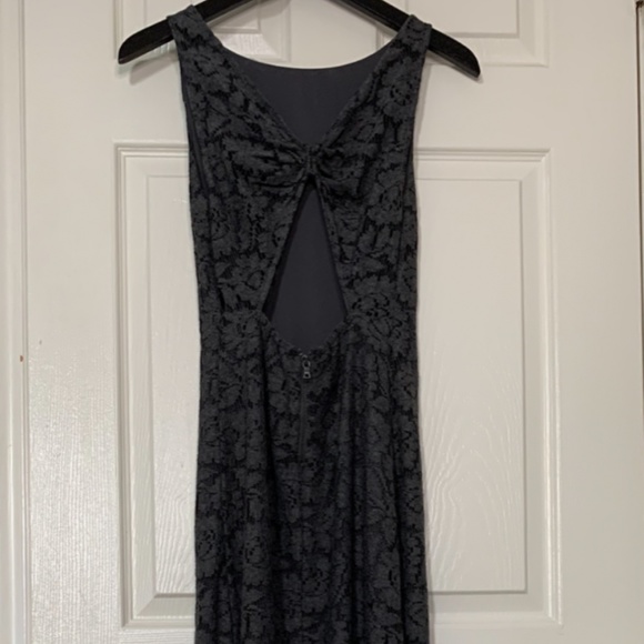 Alice&Olivia Open-Back Lace Maxi Dress - Picture 2 of 5